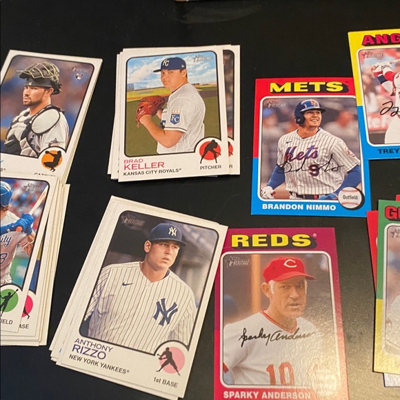 Baseball Trading Cards Collection - Picture 4 of 5